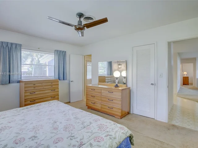 5240 NE 17th Ter, Fort Lauderdale FL 33334