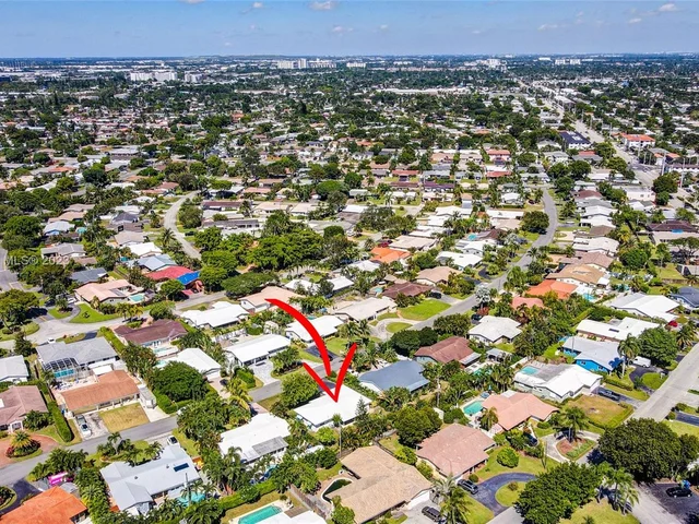 5240 NE 17th Ter, Fort Lauderdale FL 33334