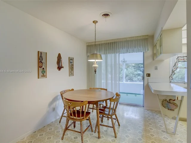 5240 NE 17th Ter, Fort Lauderdale FL 33334