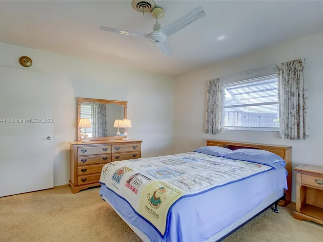 5240 NE 17th Ter, Fort Lauderdale FL 33334