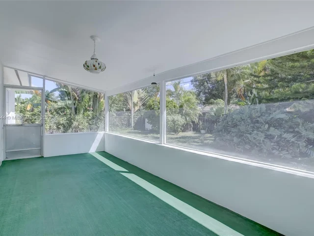 5240 NE 17th Ter, Fort Lauderdale FL 33334