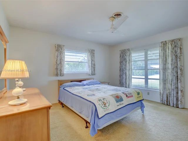 5240 NE 17th Ter, Fort Lauderdale FL 33334