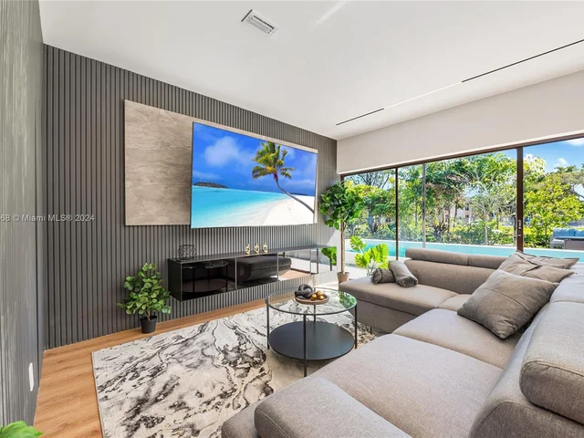 9720 SW 22nd St, Miami FL 33165