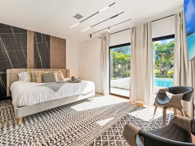 9720 SW 22nd St, Miami FL 33165