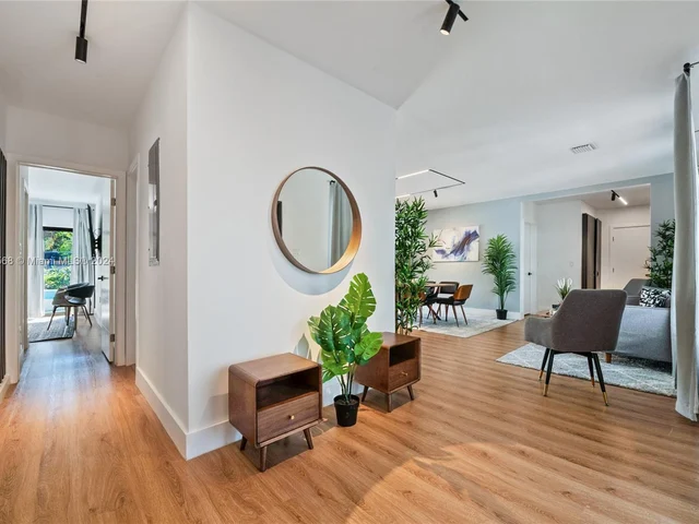 9720 SW 22nd St, Miami FL 33165