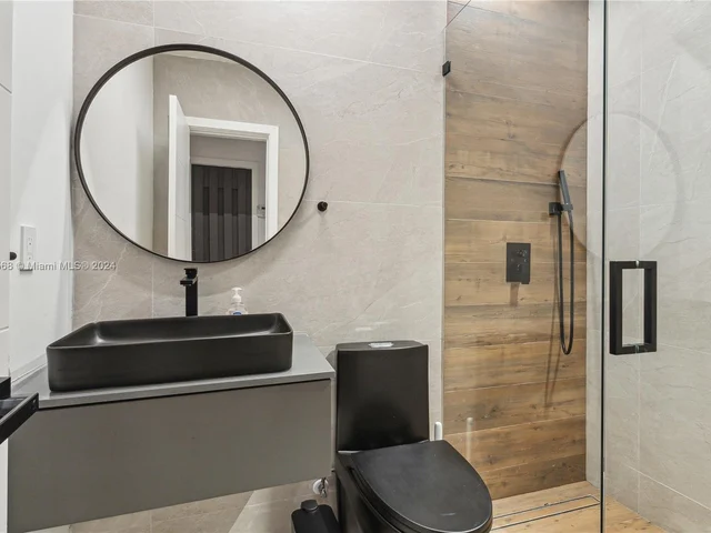 9720 SW 22nd St, Miami FL 33165