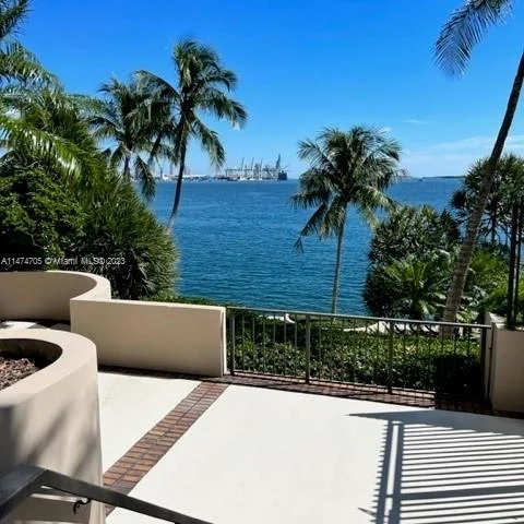 520 Brickell Key Dr # A902, Miami FL 33131