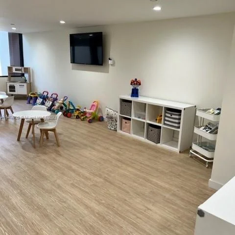 520 Brickell Key Dr # A902, Miami FL 33131