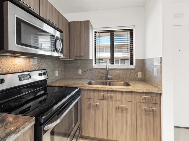 2924 Day Ave # N311, Miami FL 33133