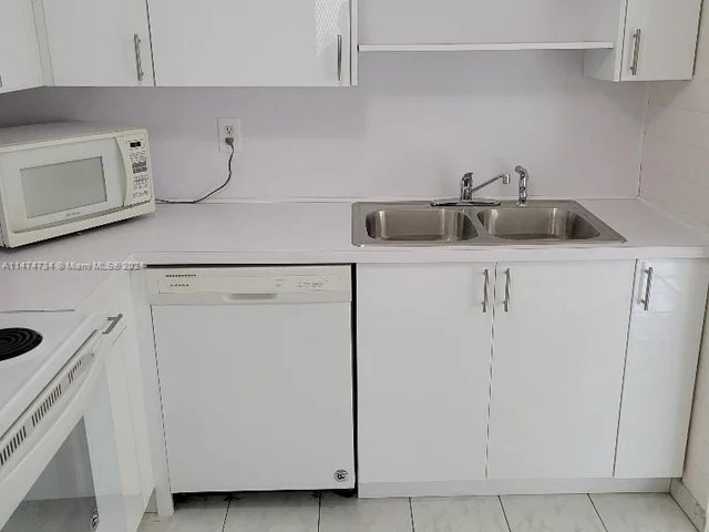 1450 Atlantic Shores Blvd # 201, Hallandale Beach FL 33009