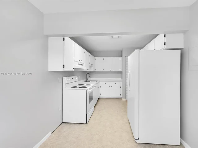 47 W Stratford Ln W # F, Boynton Beach FL 33436