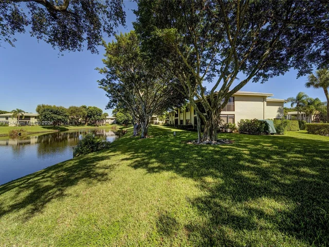 47 W Stratford Ln W # F, Boynton Beach FL 33436