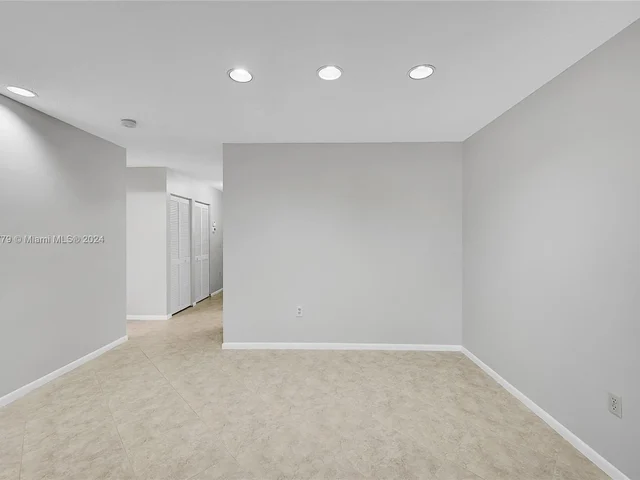 47 W Stratford Ln W # F, Boynton Beach FL 33436