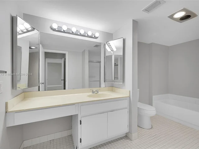 47 W Stratford Ln W # F, Boynton Beach FL 33436