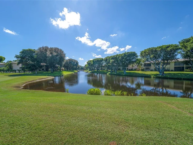 47 W Stratford Ln W # F, Boynton Beach FL 33436