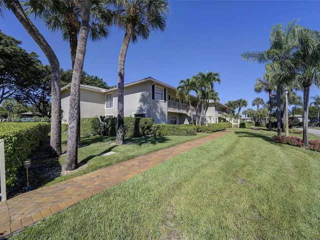 47 W Stratford Ln W # F, Boynton Beach FL 33436