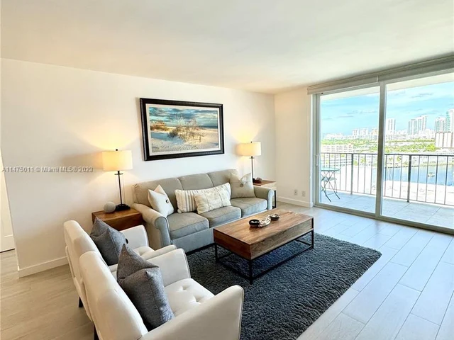 427 Golden Isles Dr # 14G, Hallandale Beach FL 33009