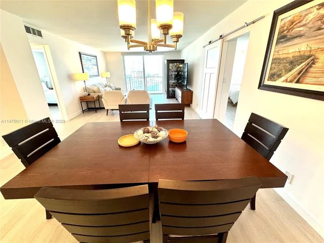 427 Golden Isles Dr # 14G, Hallandale Beach FL 33009