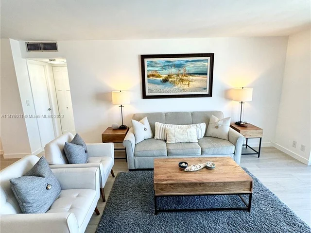 427 Golden Isles Dr # 14G, Hallandale Beach FL 33009