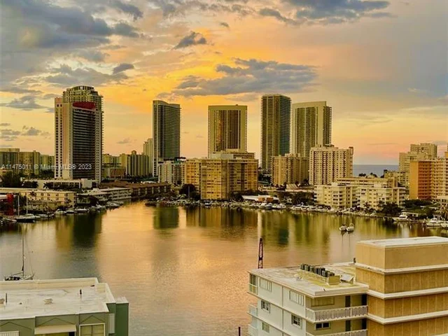 427 Golden Isles Dr # 14G, Hallandale Beach FL 33009