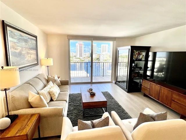 427 Golden Isles Dr # 14G, Hallandale Beach FL 33009