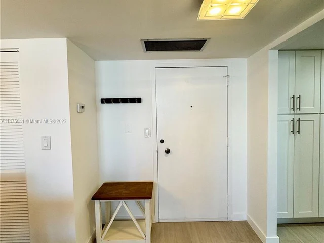 427 Golden Isles Dr # 14G, Hallandale Beach FL 33009