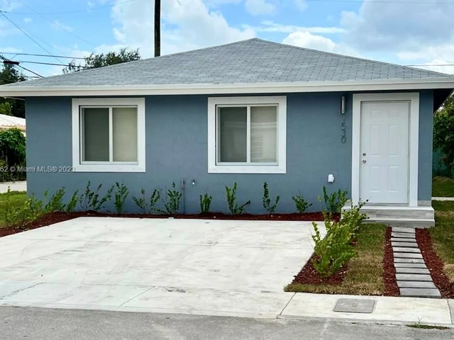 1530 NE 154th St, North Miami Beach FL 33162