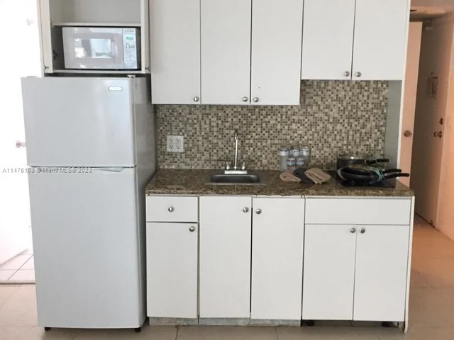 6345 Collins Ave # 712, Miami Beach FL 33141