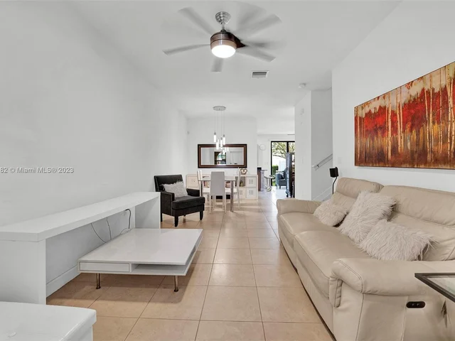 371 NE 194th Ter, Miami FL 33179