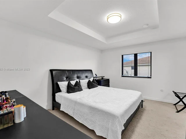 371 NE 194th Ter, Miami FL 33179