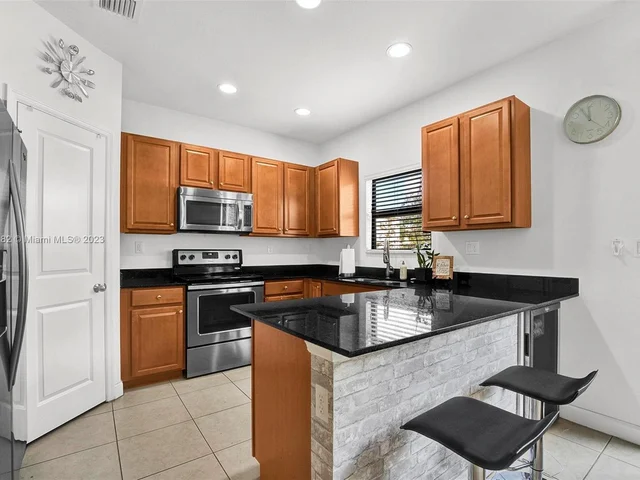 371 NE 194th Ter, Miami FL 33179