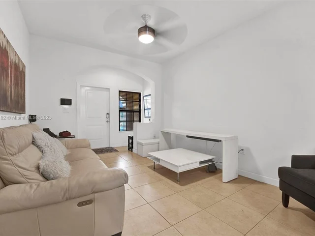 371 NE 194th Ter, Miami FL 33179