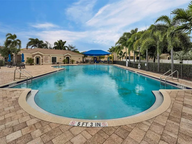 371 NE 194th Ter, Miami FL 33179