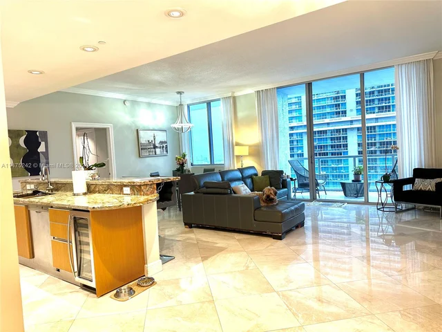 1060 Brickell Ave, Miami FL 33131