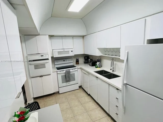 3801 S Ocean Dr # 15S, Hollywood FL 33019