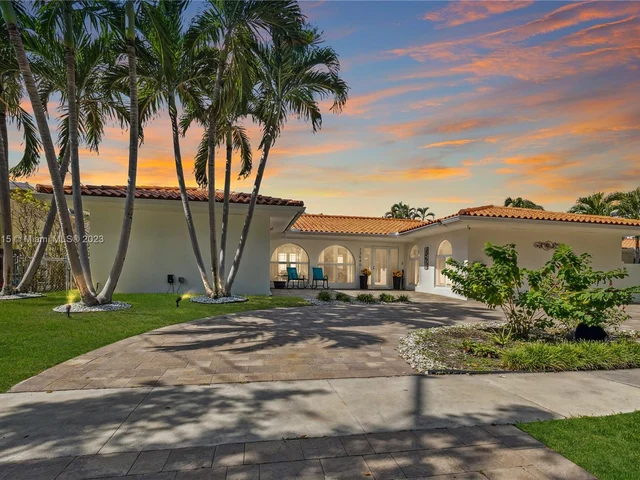 13040 Coronado Dr, North Miami FL 33181