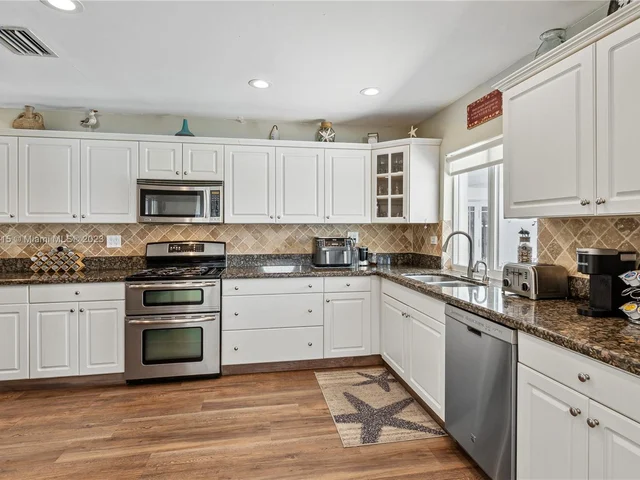 13040 Coronado Dr, North Miami FL 33181