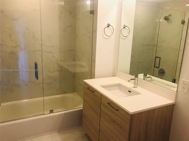 16385 Biscayne Blvd # 1806, North Miami Beach FL 33160