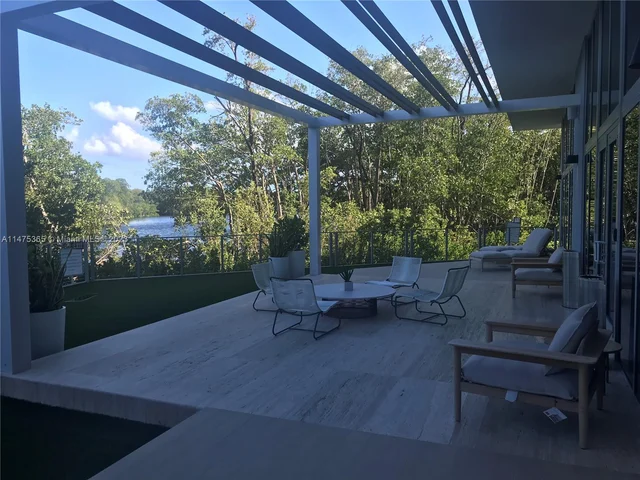 16385 Biscayne Blvd # 1806, North Miami Beach FL 33160