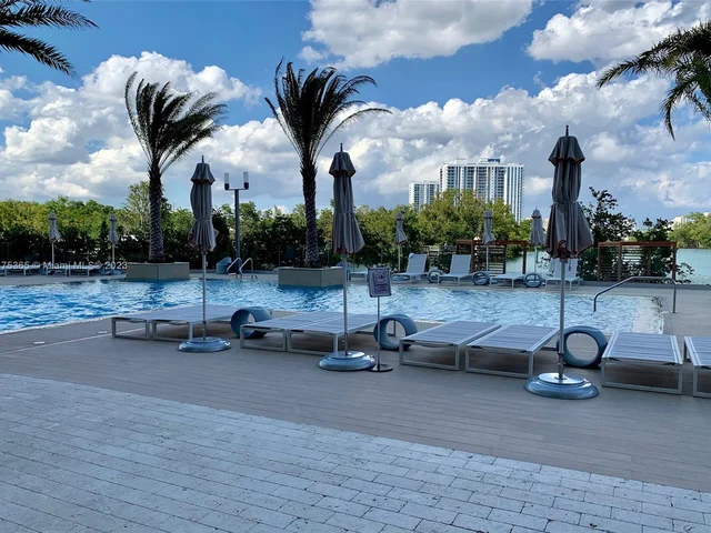 16385 Biscayne Blvd # 1806, North Miami Beach FL 33160