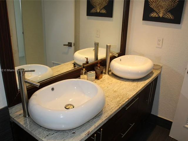 4001 S Ocean Dr # 16M, Hollywood FL 33019