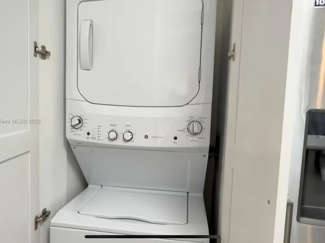 2000 Island Blvd # 202, Aventura FL 33160