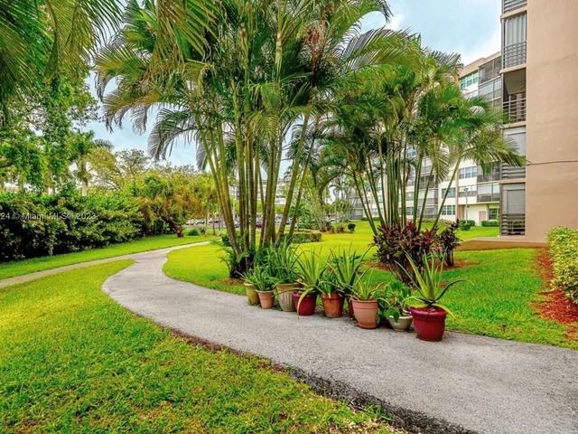 1100 Saint Charles Pl # 217, Pembroke Pines FL 33026