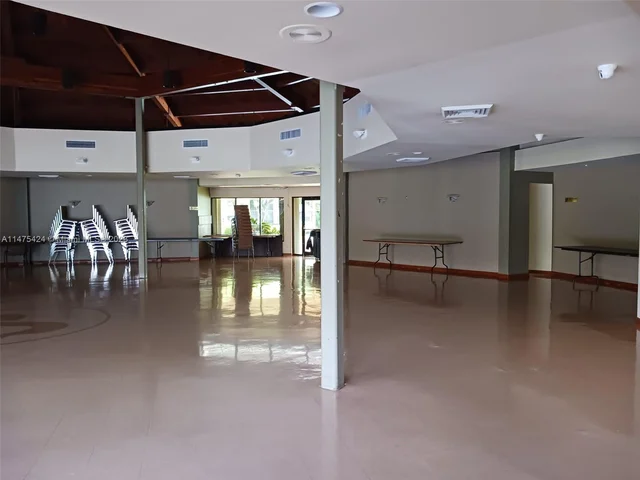 1100 Saint Charles Pl # 217, Pembroke Pines FL 33026