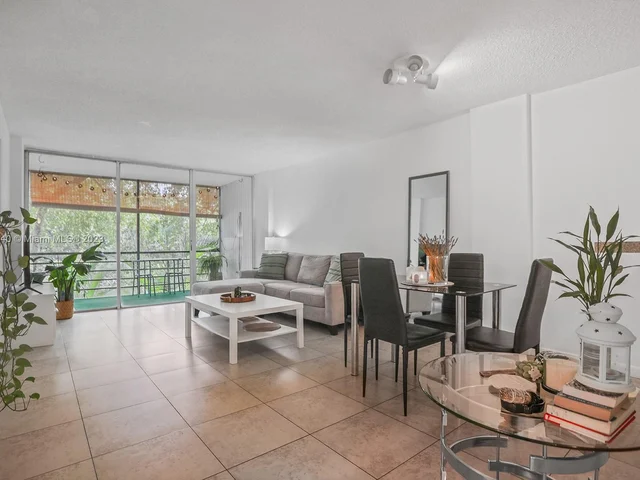 101 Royal Park Dr # 2C, Oakland Park FL 33309