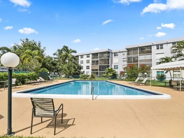 101 Royal Park Dr # 2C, Oakland Park FL 33309