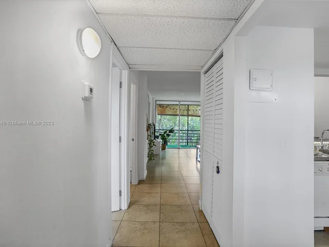 101 Royal Park Dr # 2C, Oakland Park FL 33309