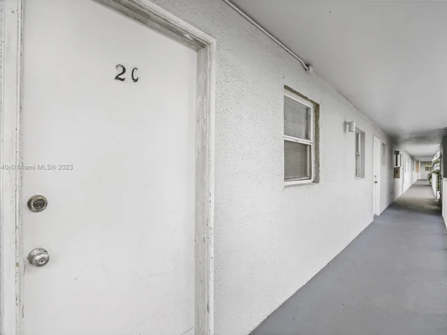 101 Royal Park Dr # 2C, Oakland Park FL 33309