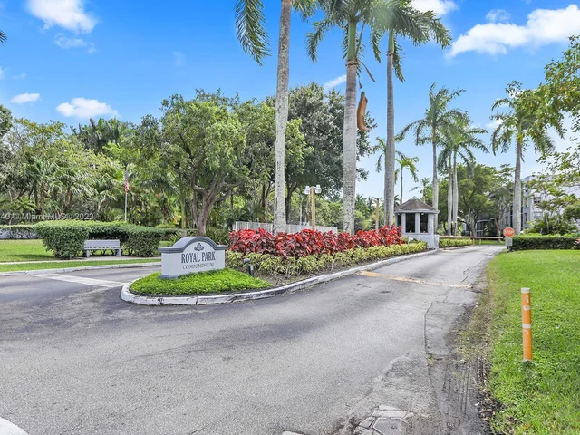101 Royal Park Dr # 2C, Oakland Park FL 33309