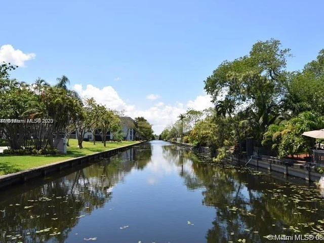 101 Royal Park Dr # 2C, Oakland Park FL 33309